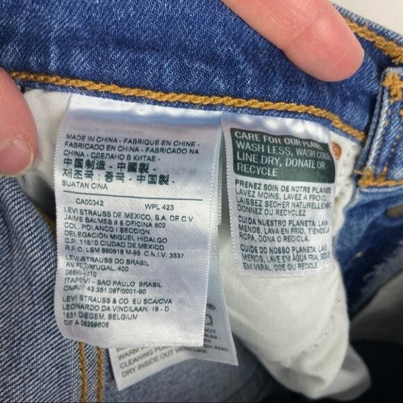 Revolve Levis Wedgie Straight Jeans Love Triangle Size 24 Raw Hem Distrese Denim - Picture 7 of 11